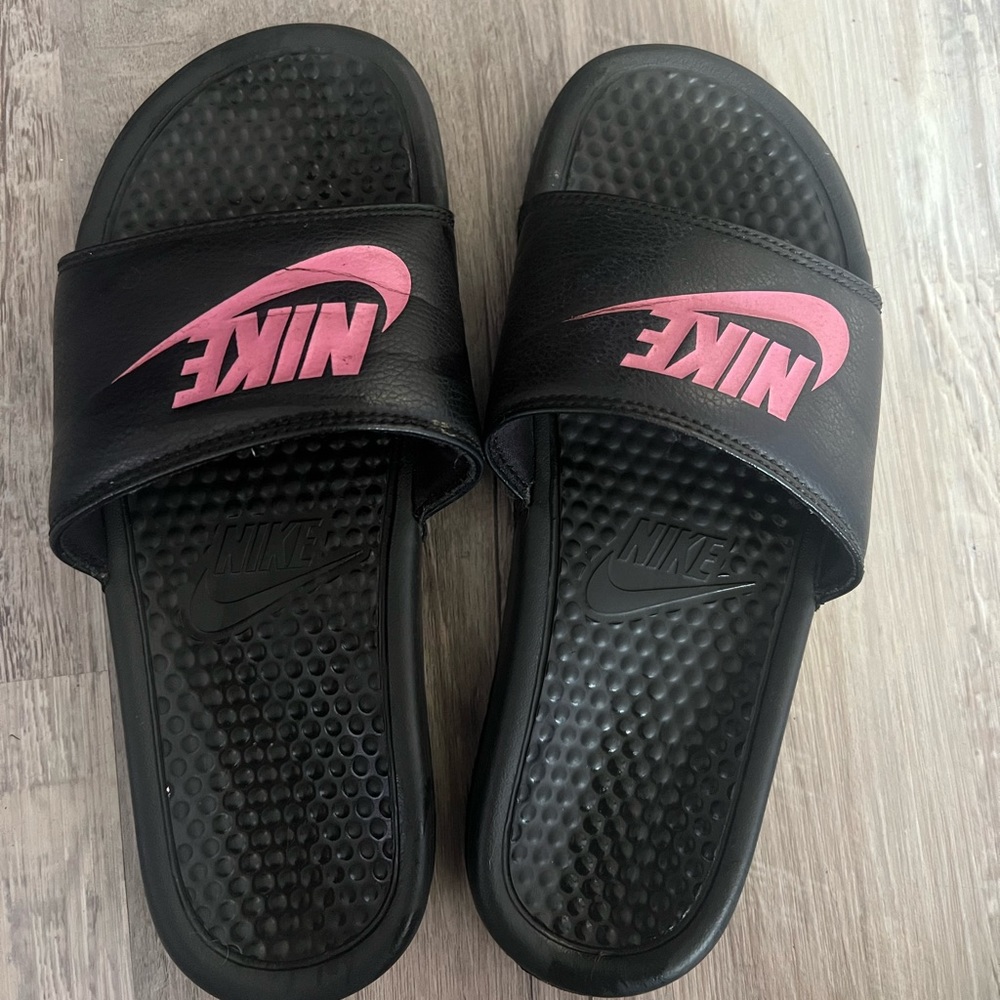 Nike woman’s slides